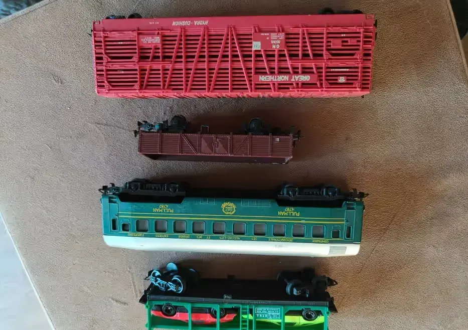 Zestaw modeli wagonów h0 Piko, power model, roco - różny stan — praca twórcy Adam na Freshwall Marketplace