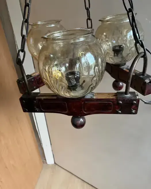Żyrandol POLAM Bielsko Retro, trzy klosze - działajacy — praca twórcy Bartek na Freshwall Marketplace