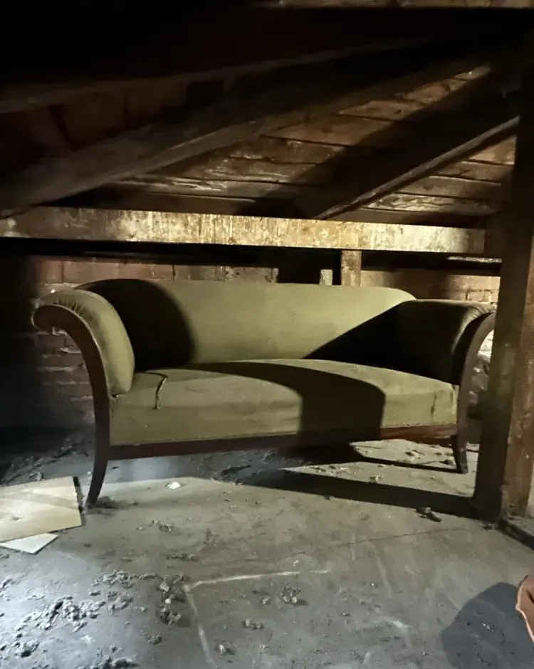 Antyczna sofa za darmo Warszawa Praga-Południe — praca twórcy Andrzej J. na Freshwall Marketplace
