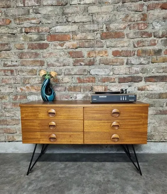 Komoda/szafka vintage prl po renowacji UNIKAT — praca twórcy Tadeusz W. na Freshwall Marketplace