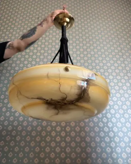 Ampla art deco star lampa przedwojenna wisząca kremowa marmurkowa antyk żyrandol retro — praca twórcy Piotr J. na Freshwall Marketplace