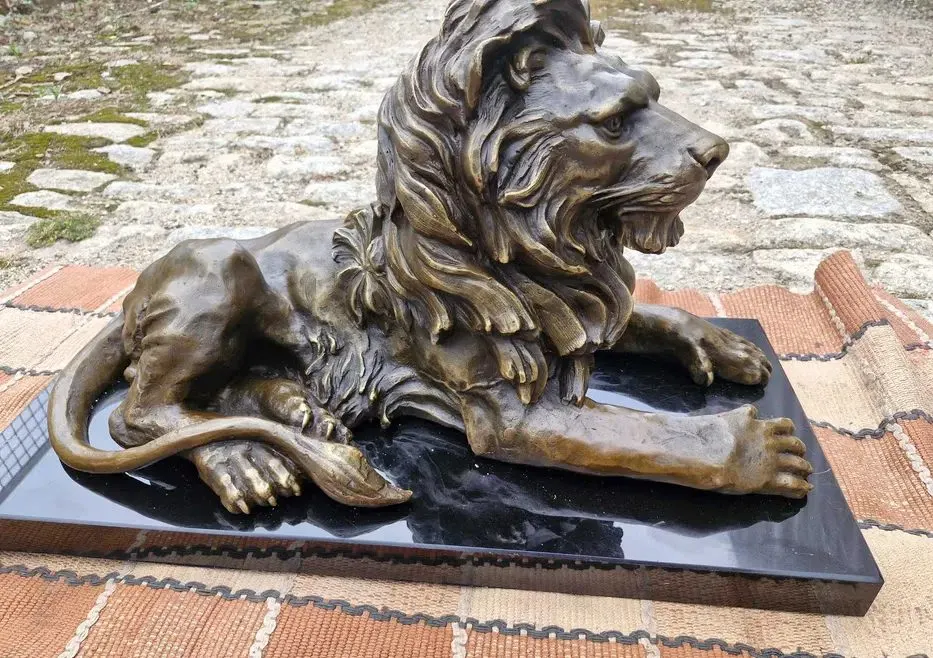 Lwy z brązu  duża figura podstawa marmur 68 cm — praca twórcy Adrian O. na Freshwall Marketplace