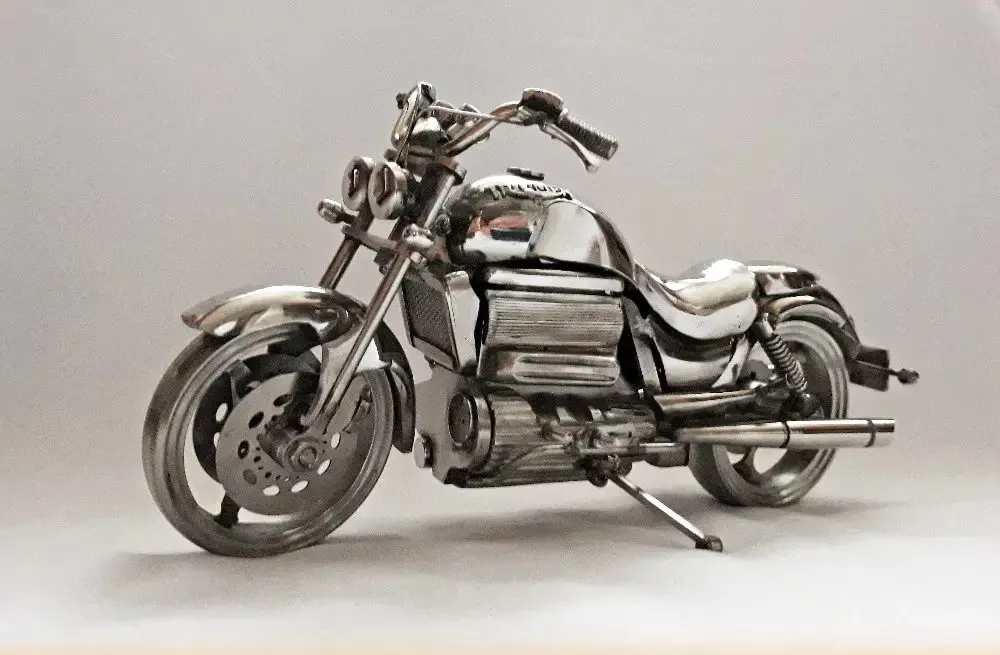 Prezent motocykl Triumph  metaloplastyka — praca twórcy Piotr K. na Freshwall Marketplace