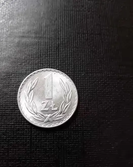1 złoty 1975 rok bez znaku mennicy — praca twórcy Cezary J. na Freshwall Marketplace