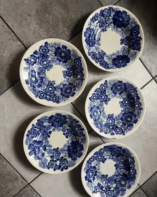 5x talerz fajans włocławek koło dekoracyjny stary PRL habrowy niebieski Patera bialy — praca twórcy Wiktoria M. na Freshwall Marketplace