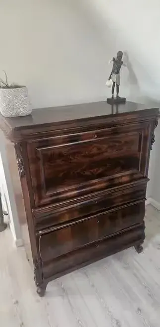 Biurko Antyczny sekretarzyk w stylu Biedermeier z mahoniu 55x105x148 cm — praca twórcy Monika S. na Freshwall Marketplace