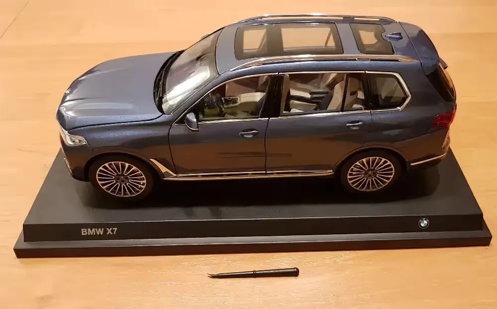 BMW X7 1:18 Kyosho Dealer Edition indyvidual — praca twórcy Paweł N. na Freshwall Marketplace