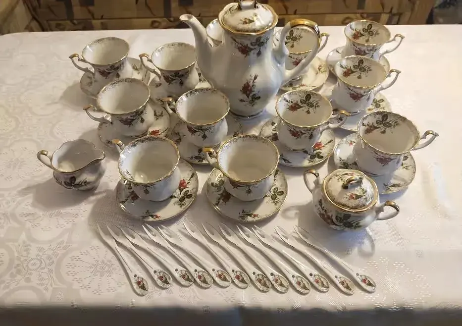 Chodzież  niespotykany zestaw 12 - to osoby kawowo/herbaciny — praca twórcy Danuta O. na Freshwall Marketplace