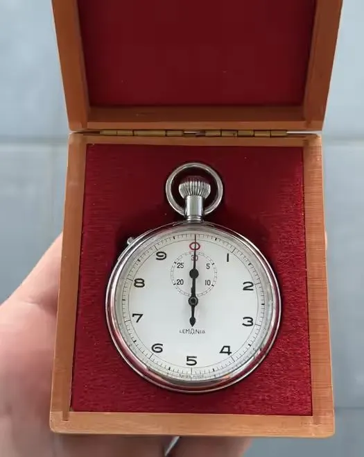 Lemania Swiss Made Vintage Stopwatch Stoper Mechaniczny + Pudełko — praca twórcy Maria W. na Freshwall Marketplace