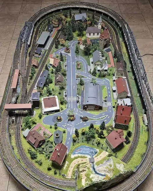 Makieta w skali H0 — praca twórcy Oliwia S. na Freshwall Marketplace