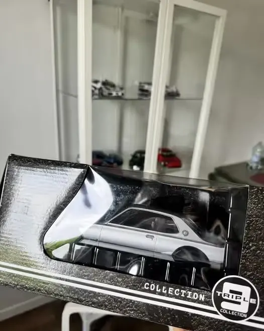 Model 1/18 Nissan Skyline GT-R Triple 9 — praca twórcy Roman N. na Freshwall Marketplace