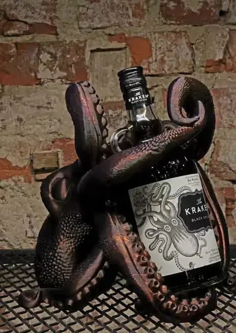 Podstawka stojak na alkohol - rum Kraken  - druk 3D na zamówienie — praca twórcy Michał na Freshwall Marketplace