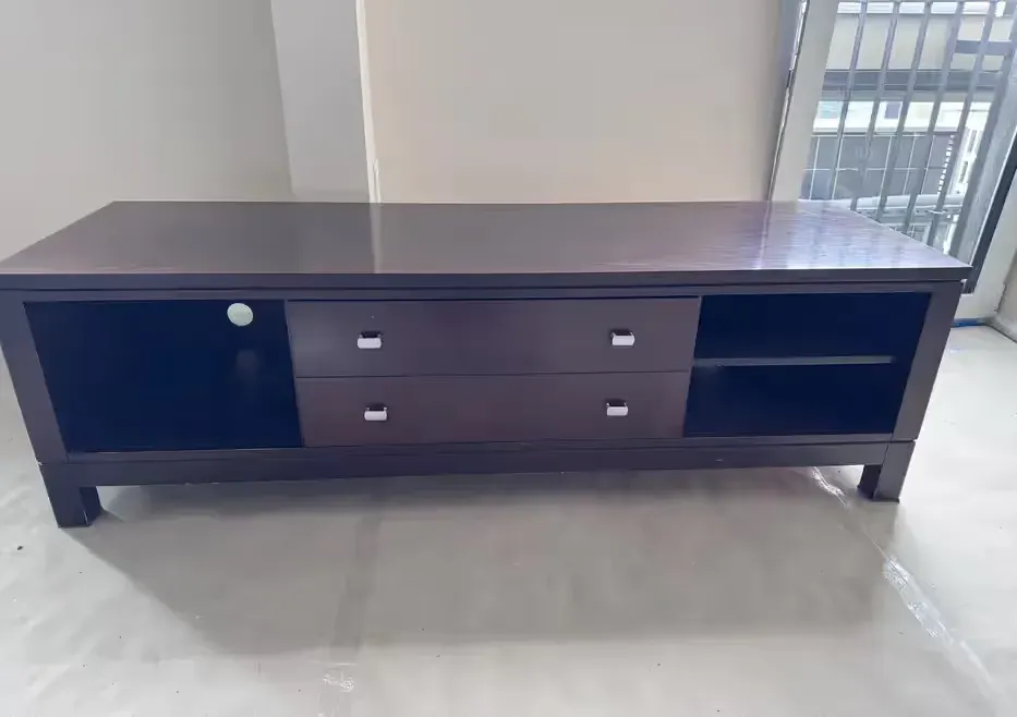 Komoda RTV firmy Klose — praca twórcy Emil na Freshwall Marketplace