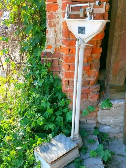 Stara waga lekarska z 1961 roku PRL — praca twórcy Ania na Freshwall Marketplace