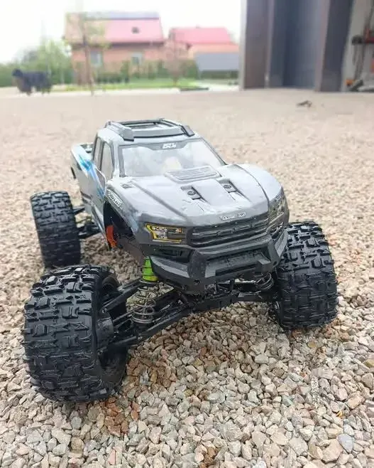 Traxxas X-Maxx 8S – Potężna terenówka RC po dużym serwisie i ulepszeniach — praca twórcy Michał na Freshwall Marketplace