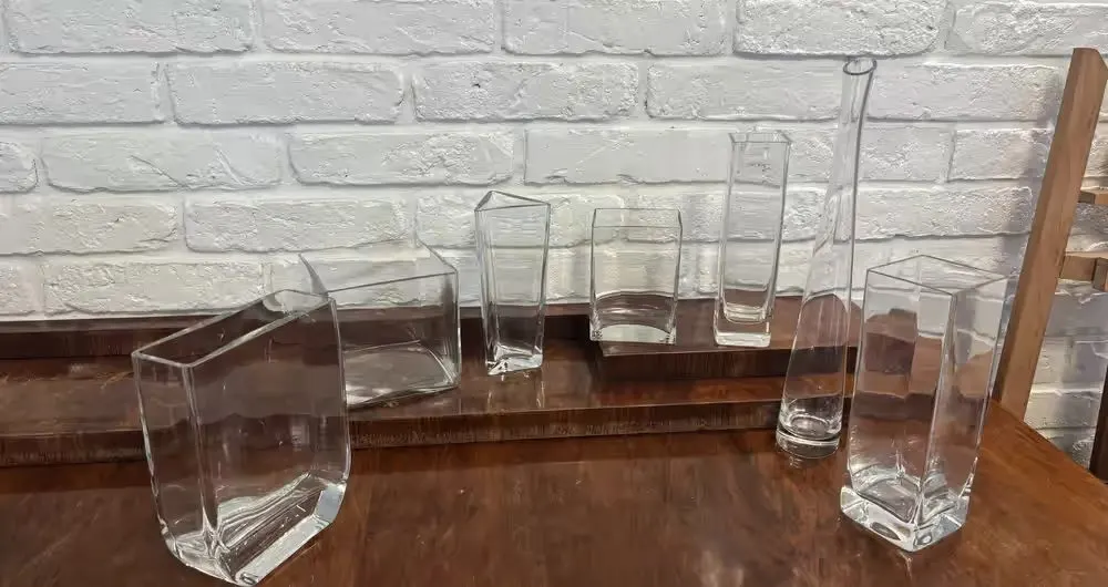 Zestaw - 7 geometrycznych wazonów — praca twórcy Dominika Iskrzycka na Freshwall Marketplace
