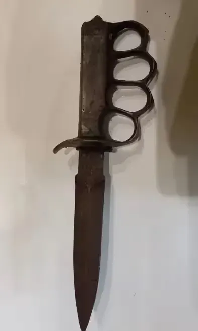 Amerykański nóż okopowy „Trench Knife” – mosiężna rękojeść | I wojna światowa — praca twórcy Agata na Freshwall Marketplace