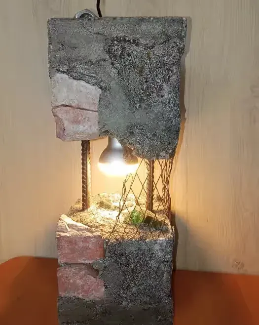 Lampa z betonu loft- SELENA - księżycowy blask (2) 42 cm. — praca twórcy loft light na Freshwall Marketplace