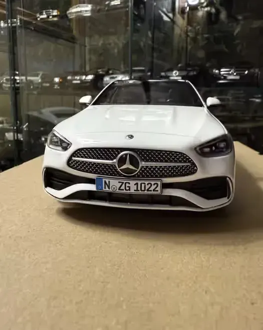 Mercedes c W206 1:18 — praca twórcy Marcin na Freshwall Marketplace