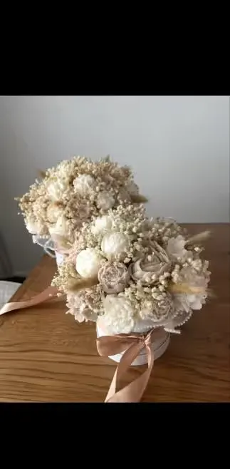 Flower box, świeczki sojowe 100 % — praca twórcy timidwhiteout na Freshwall Marketplace