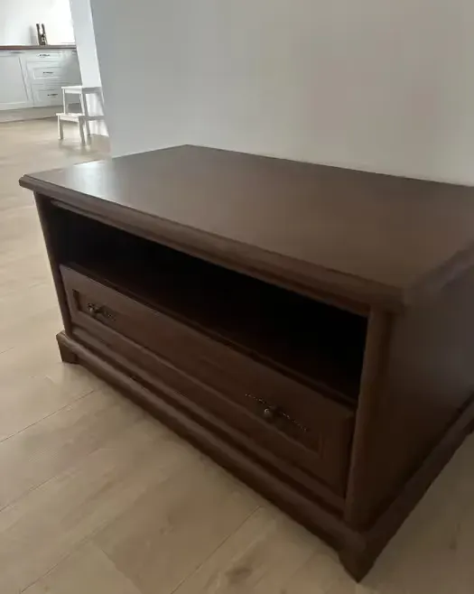 Komoda pod telewizor — praca twórcy Alicja na Freshwall Marketplace