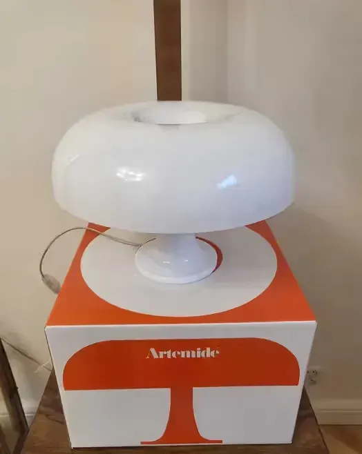 Lampa Artemide Nessino biala, jak nowa, sklep 950 — praca twórcy Joanna na Freshwall Marketplace