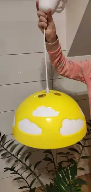 Lampa do pokoju dziecięcego IKEA — praca twórcy Kinga na Freshwall Marketplace