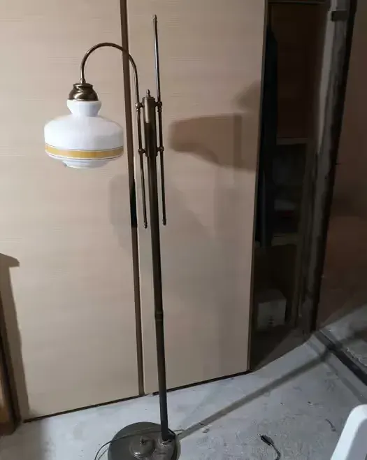 Lampa  masiężna stojąca — praca twórcy Ryszard na Freshwall Marketplace
