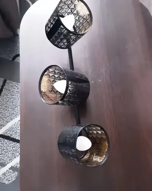 Lampa na sufit lub ścianę. — praca twórcy Andrzej na Freshwall Marketplace