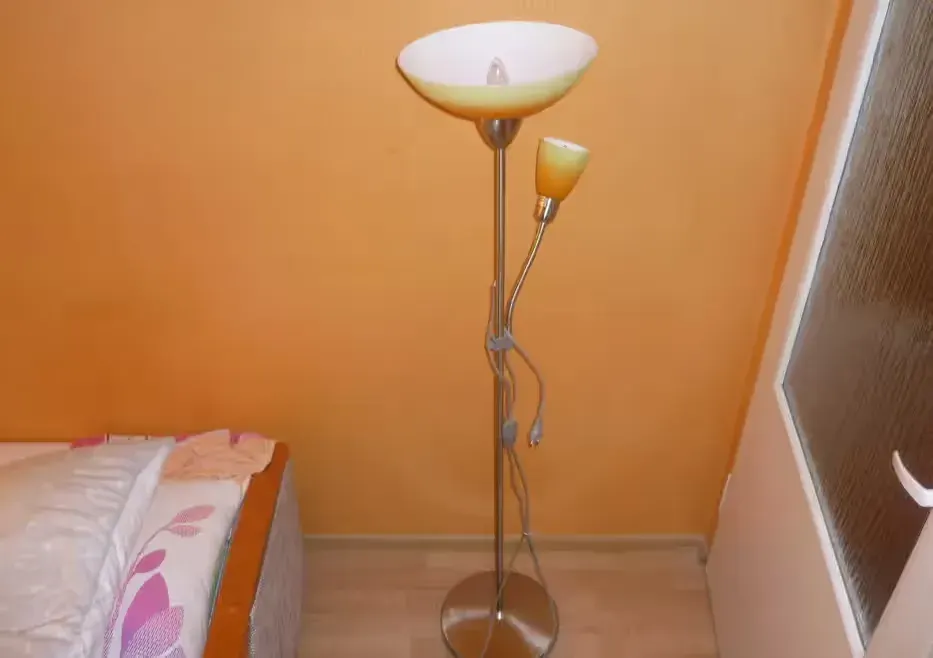 Lampa podłogowa stojąca / stan bardzo dobry — praca twórcy Grzegorz na Freshwall Marketplace