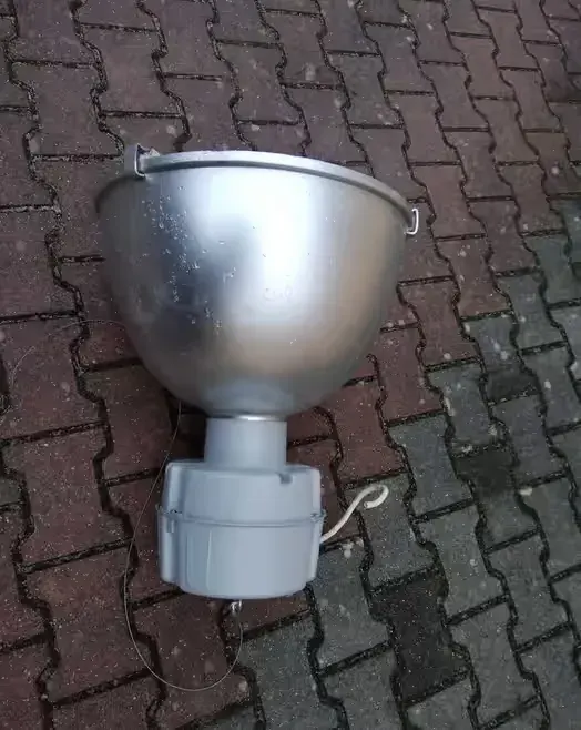 Lampa przemysłowa 250W wisząca — praca twórcy Lesław na Freshwall Marketplace