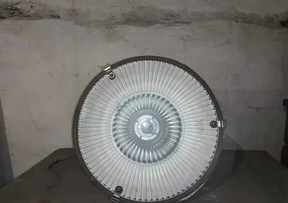 Lampa przemysłowa, industrial — praca twórcy romano5456545 na Freshwall Marketplace