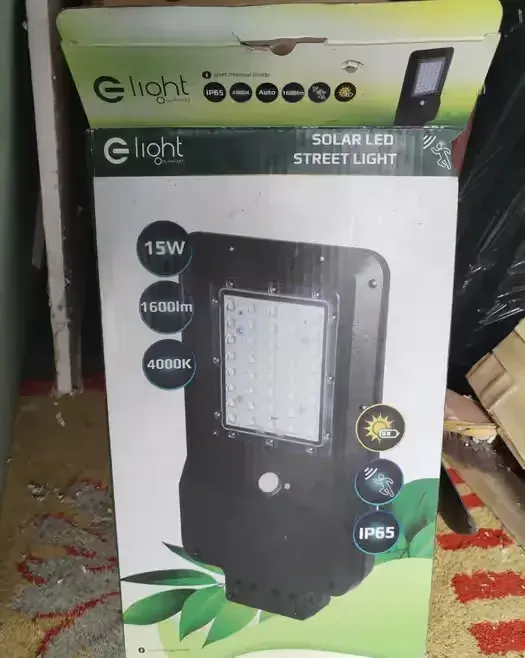 Lampa solar zewnętrzna — praca twórcy Mateusz na Freshwall Marketplace