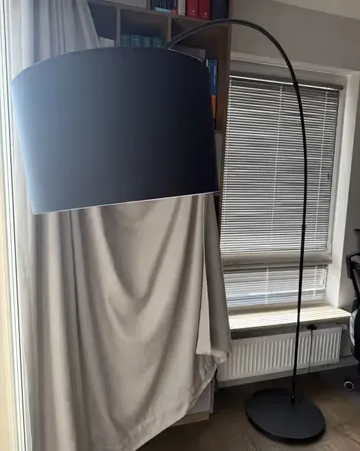 Lampa stojąca 214 cm wysokosci — praca twórcy Krzysiek na Freshwall Marketplace