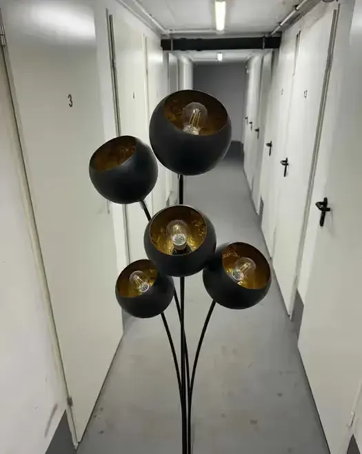 Lampa stojąca Hammered Magma black golden — praca twórcy Piotr na Freshwall Marketplace