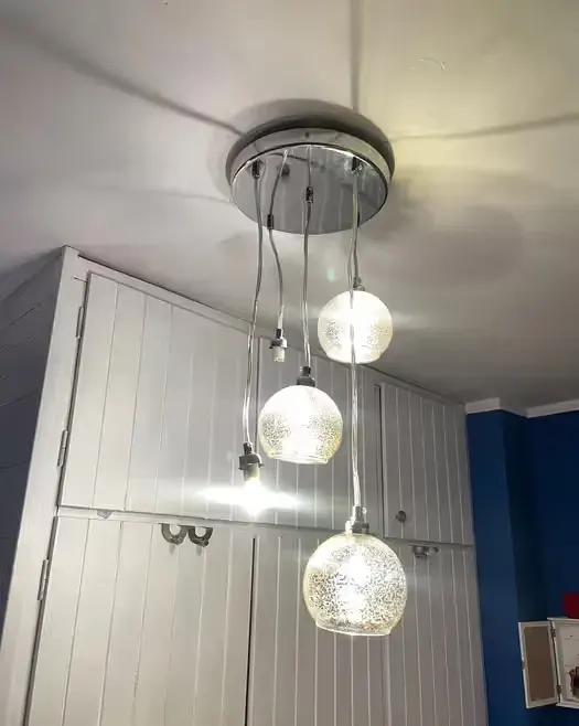 Lampa sufitowa 5 punktów światła, chrom + szklane klosze — praca twórcy Anna Seroka na Freshwall Marketplace