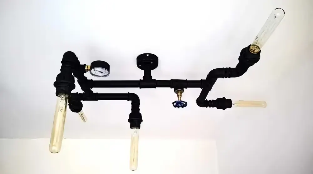 Lampa sufitowa loft z rur hydraulicznych industrialna — praca twórcy I.D.D.S. studio na Freshwall Marketplace