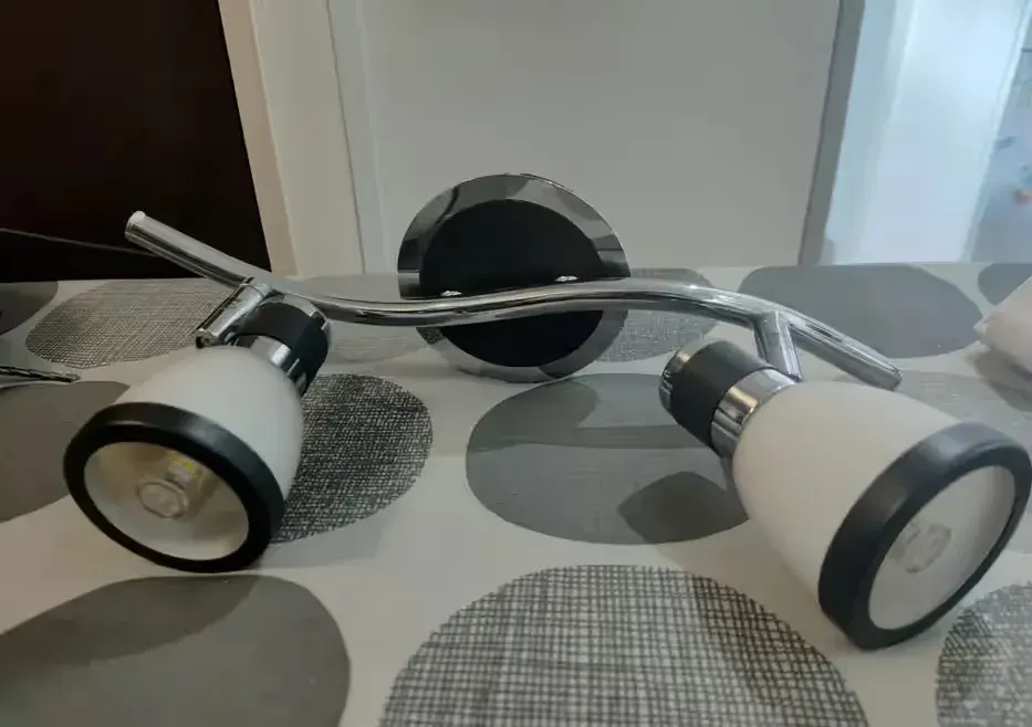 Lampa sufitowa podwojna — praca twórcy Marcin na Freshwall Marketplace