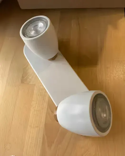 Lampa sufitowa podwójna GU10, biała, regulowana – jak nowa — praca twórcy Krystyna na Freshwall Marketplace
