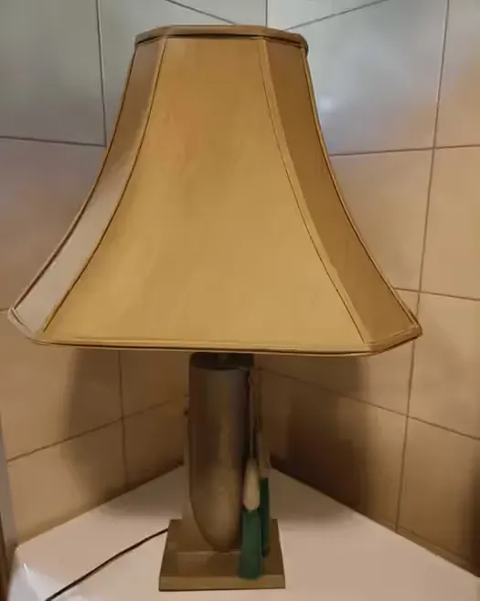 Lampa z abażurem — praca twórcy Dorota na Freshwall Marketplace