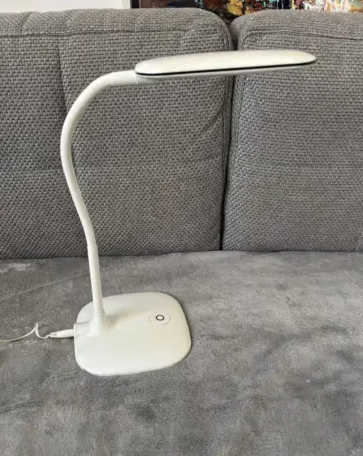 Lampka biurkowa led — praca twórcy Wioletta na Freshwall Marketplace