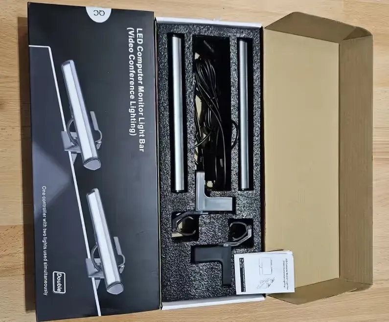 Lampka zawieszana dwuczęściowa LED na monitor Nowa — praca twórcy Bartez na Freshwall Marketplace
