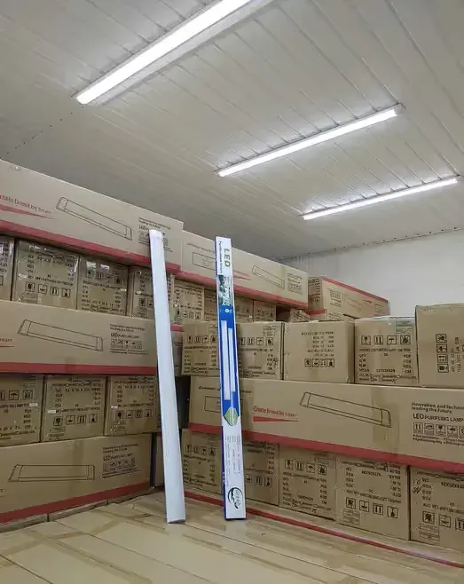 !!! MEGA PRZECENA !!! natynkowa lampa led do garażu warsztatu itp — praca twórcy Piotr na Freshwall Marketplace