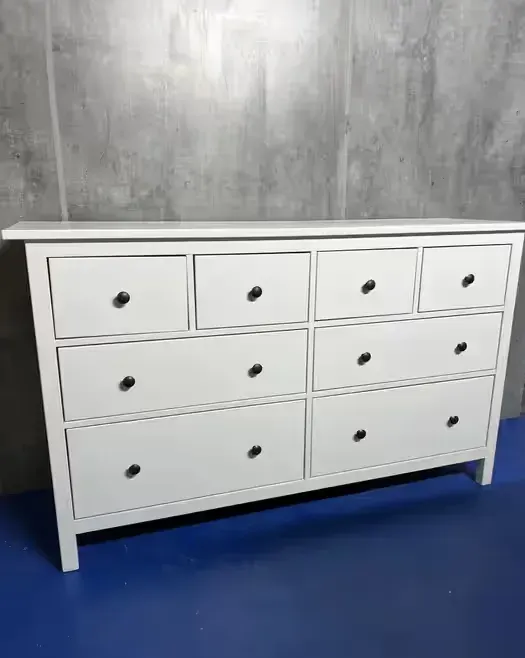 Odrestaurowana sosnowa komoda ikea hemnes 8 szuflad z dostawą warszawa — praca twórcy Kup_coś na Freshwall Marketplace