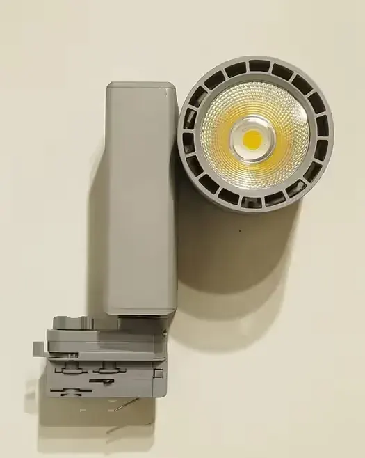 Reflektor szynowy Lampa LED Spot na szynoprzewód listwa 3-faz — praca twórcy Adam na Freshwall Marketplace