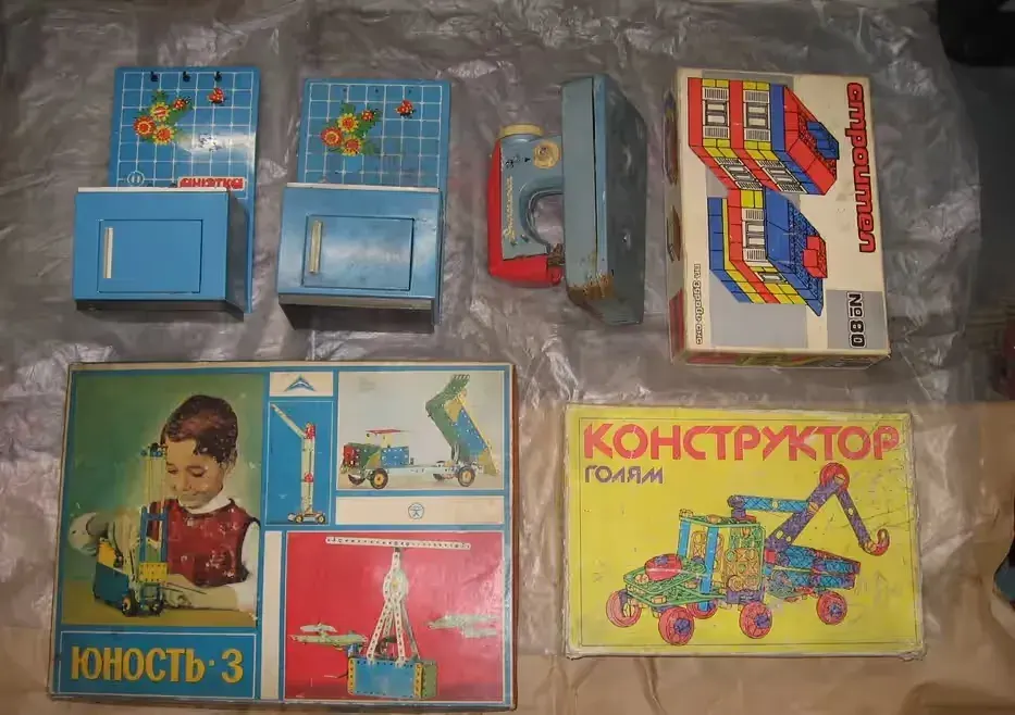 Stare zabawki CCCP kuchnia klocki maszyna konstruktor mix PRL — praca twórcy Jacek na Freshwall Marketplace