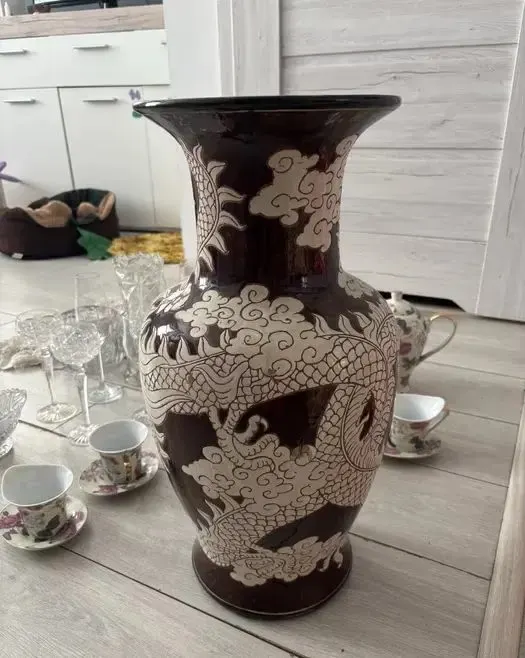 Duży wazon vintage antyk — praca twórcy Karol W. na Freshwall Marketplace