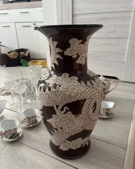 Duży wazon vintage antyk — praca twórcy Karol W. na Freshwall Marketplace