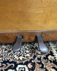 Piękne pianino antyki — ujęcie 5