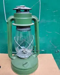 lampa naftowa prl duża wysokość 32 — ujęcie 3